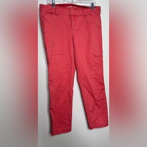 Old Navy women’s pink pixie cut pants.  Size 12